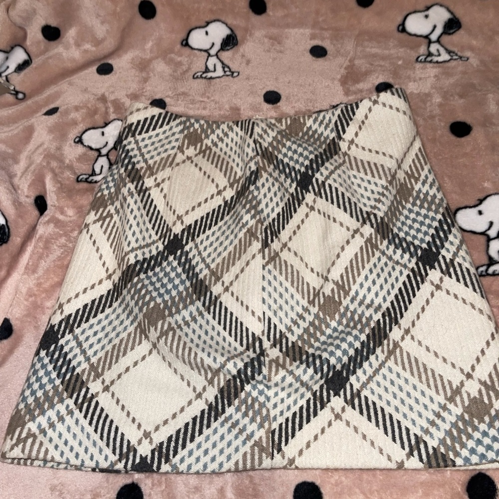 H&M SHORT PENICL SKIRT